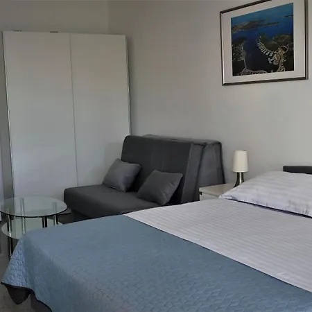 Apartment A1 1 Zimmer, 2 Personen Razanj